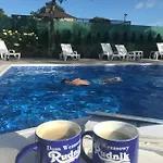 Rudnik Z Basenem, Sauna I Bania Üdülőpark *