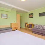 Rudnik Z Basenem, Sauna I Bania Üdülőpark *