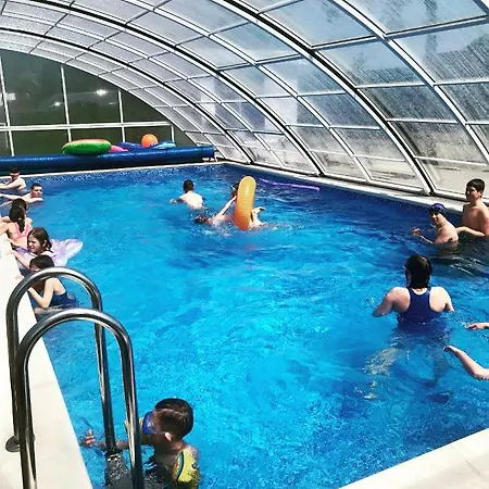 Rudnik Z Basenem, Sauna I Bania ホリデーパーク *