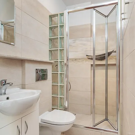 Rudnik Z Basenem, Sauna I Bania פארק נופש