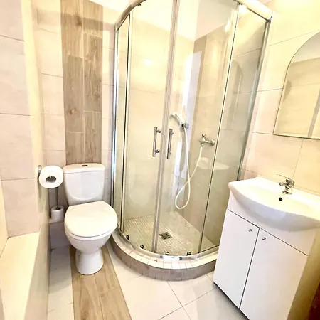 Rudnik Z Basenem, Sauna I Bania *