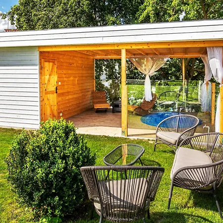 Rudnik Z Basenem, Sauna I Bania פארק נופש