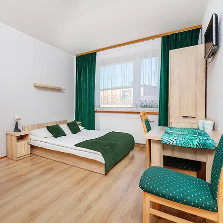 Rudnik Z Basenem, Sauna I Bania פארק נופש *